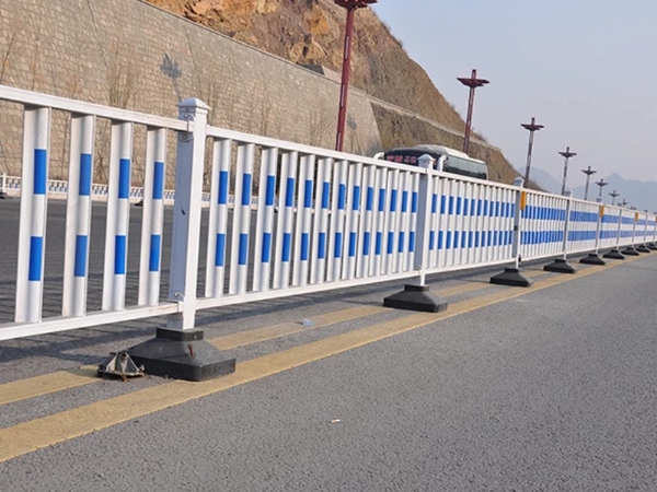 道路护栏